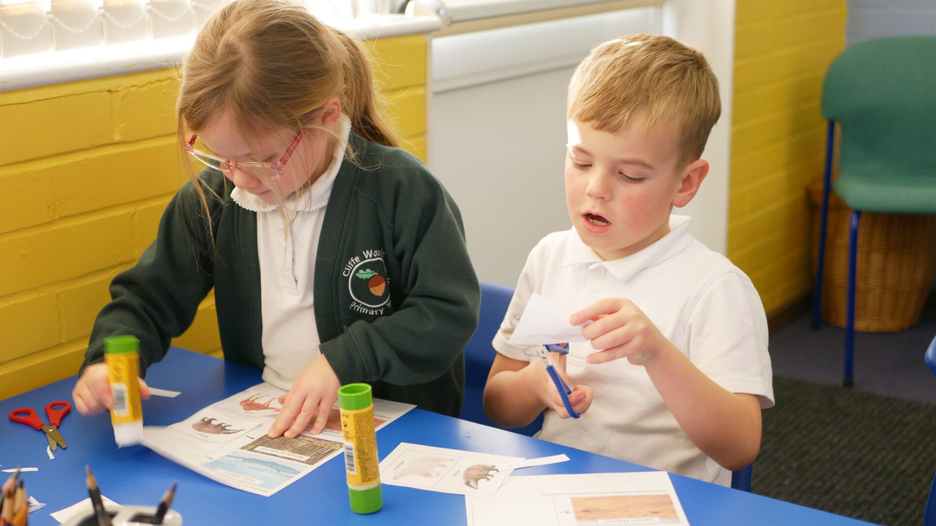 pupils doing a science activity about animals in cliffe woods primary school