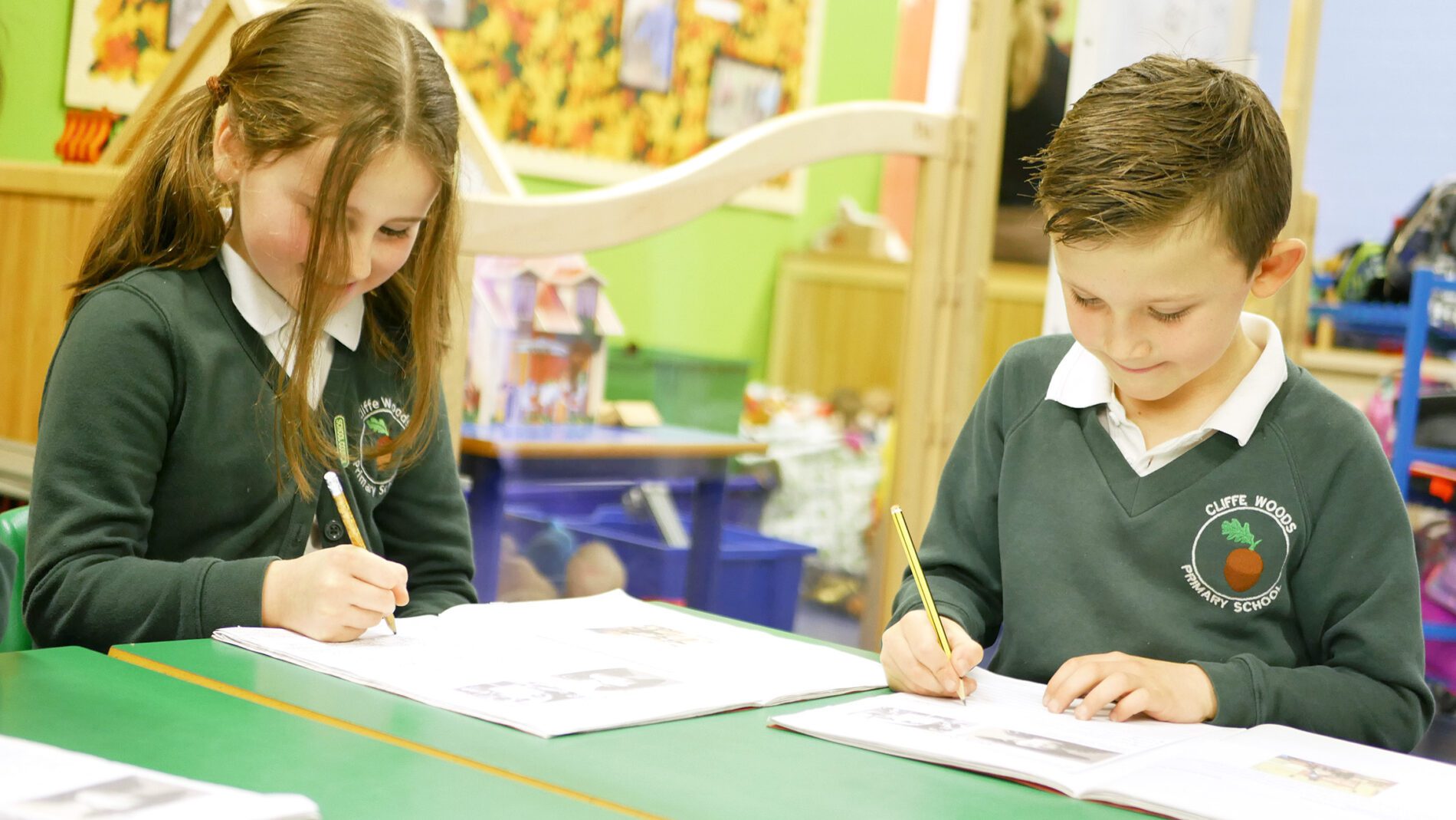 pupils working together in history at cliffe woods primary school
